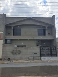 بيت طابقين • ١٠٠م • ركن