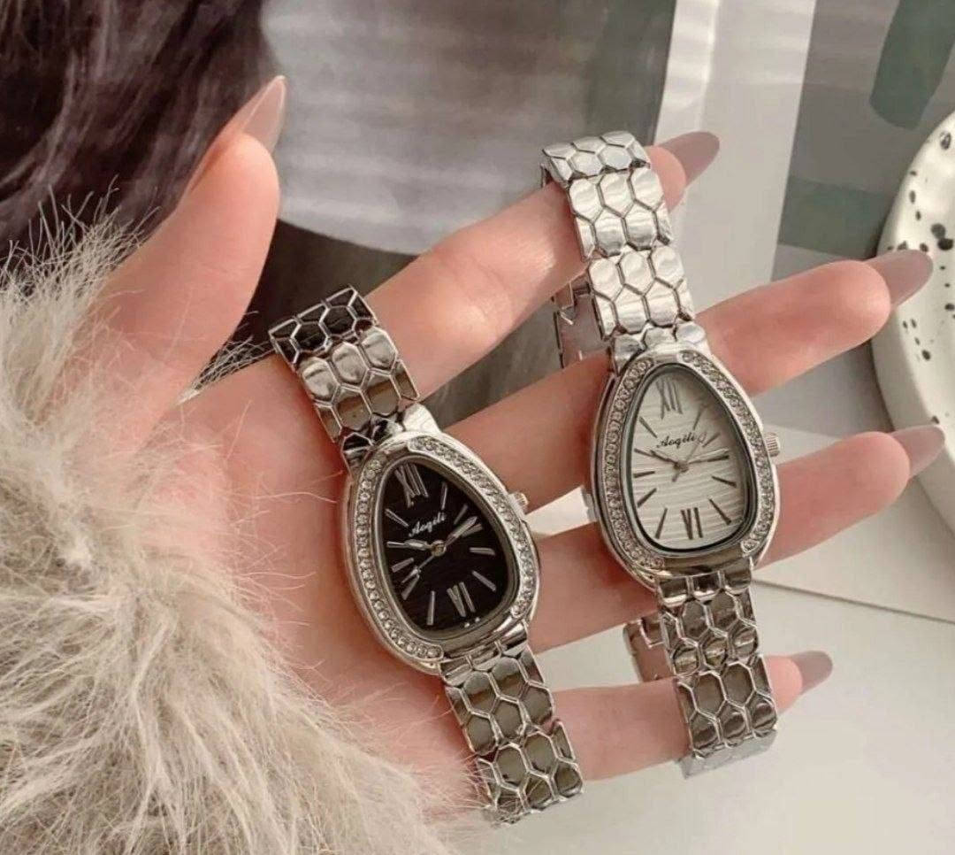 ساعات.....✨✨✨
نزاكه وجمال وشنو  ب 10 الاف فقط 💛💛
وتوصيل لجميع محافظات العراق 🚗
 
للحجز : مراسله على هاذا رقم 
***********
🩷🩷🩷🩷🩷🩷🩷🩷🩷🩷🩷🩷🩷
