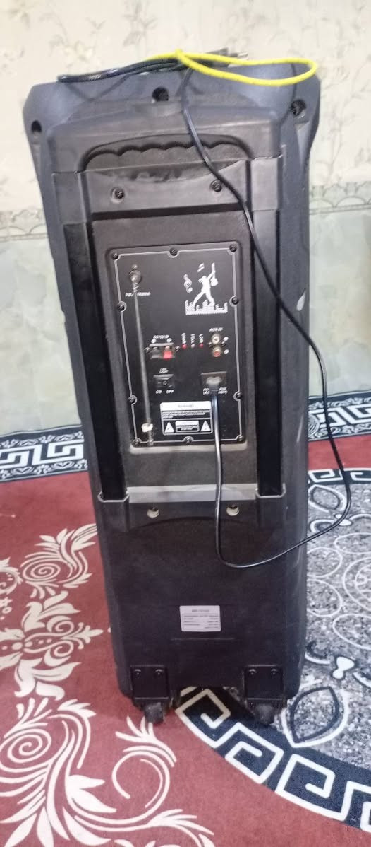 سلام عليكم سماعه اللبيع تشغل اواكس بلوتوث رام افلاش اخت الجديده سعر 175 وبيها مجال الشراي ***********
