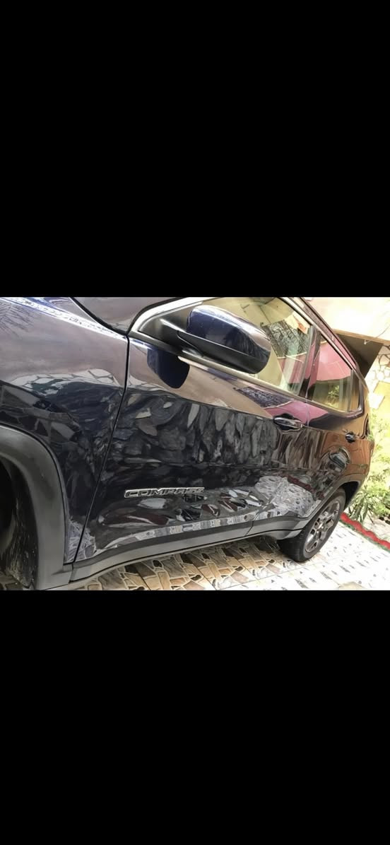 جيب كومباس موديل 19 فول موصفات ما عد الفتحة حادثه كلش بسيط السيارة علئ وضع الشركة سيارة جديده قطرة صبغ ما بيه ويل كب تشغيل عن بعد   ماشية 85 الف كيلو متر حقيقي  رقم بغداد الجديد باسمي تحويل ثاني يوم . السعر 145 وبيه مجال المكان الشعب الرقم ***********
