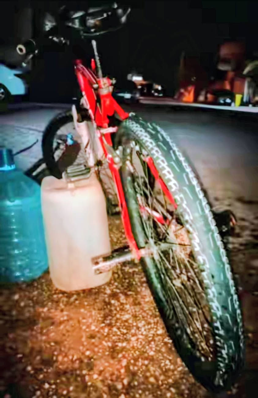 بايسكل جبلي للبيع البايسكل كلشي ما عايز غير نقال وكشن السعر(50الف)وبي مجال بسيط ***********متواجد فيس+واتساب+خط
