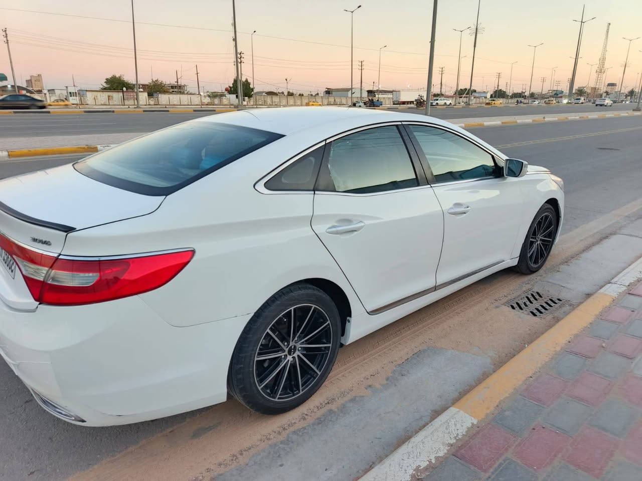 السلام عليكم سياره نوع هونداي ازيرو خليجي موديل 2015 بيها خمس قطع رش بدون داخل كلير سياره سته اسلند   حساسات تحكم جهتين برده كهربائي خلفيه برده جانبيه ابلدي كير مكينه حداديه خير من الله السياره بسمي تحويل مباشر بيع سريع السعر108وبيها مجال حك الجيه العنوان كربلاء رقم الهاتف***********
