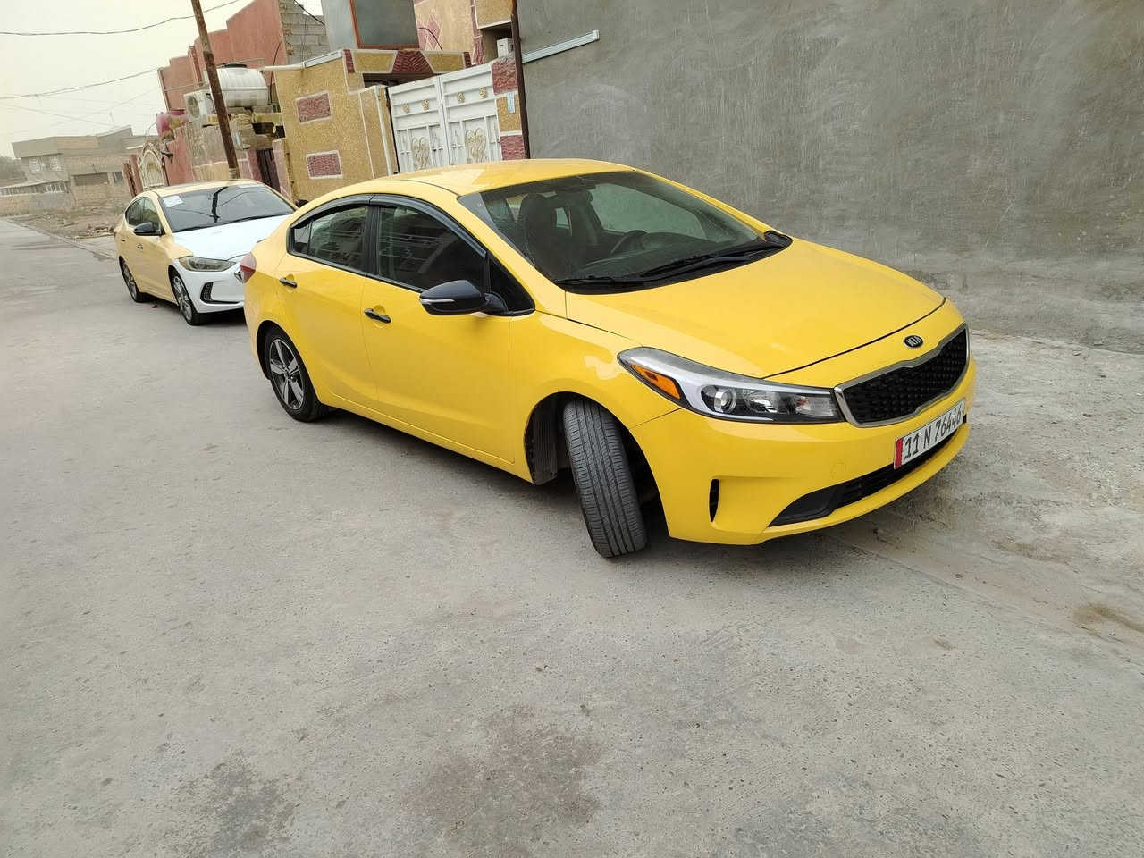 السلام عليكم للبيع كيا فورتي موديل 18 حادثها موضح بالصور ماشيه 200 الف مكينه ممفتوحه صدر جديد صبغه جديده سيارة خير من الله جاهزه من كلشي السعر 112 وبيها مجال عنواني بغداد للأستفسار ***********
