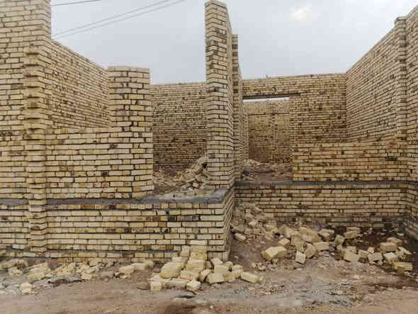 بيت للبيع هيكل واصل للسكف مساحة 180 العنوان ناصرية الشوفه قرب السيطره مقابيل اكادمية الشرطة السعر 35 
للاستفسار ***********
