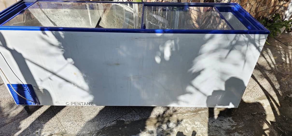 مجمدة عارضة قياس مترين و 10
اكبر حجم 
UGUR الاصلي  
سعر الزيرو مالتهة ب مليون 
نضافة فول الفول  
ماطور امبراكو سولفاكي 
سعرهة ب 500 الف
مكاني بغداد حي الجهاد 
***********
