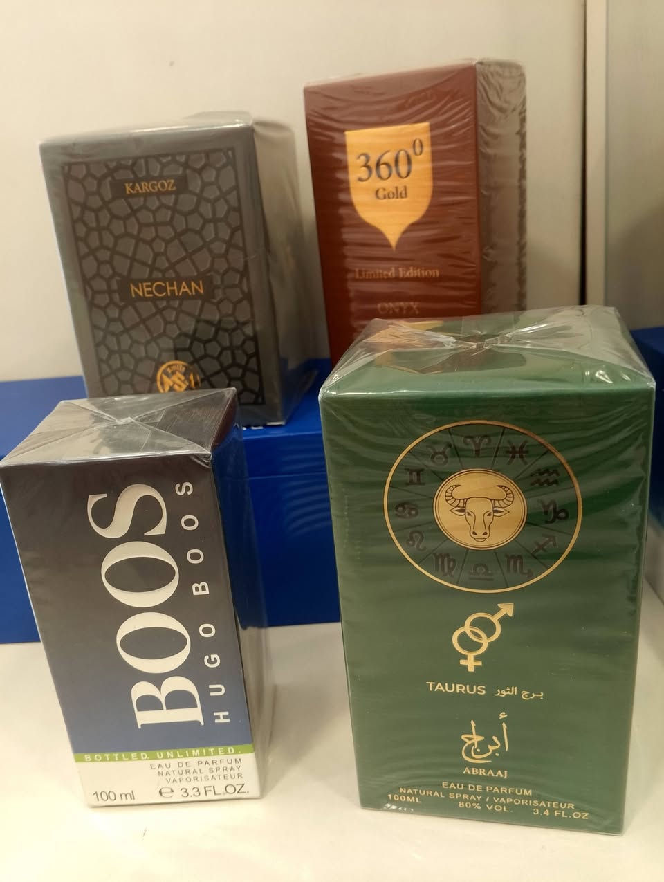 أي عطر داخل المنشور 10 
3 عور ب25
توصيل 5 جميع المحافظات


**إذا كنت صاحب هذا الإعلان وتريد حذفه لأي سبب، رجاءا أرسل رسالة إلى الدعم الفني**