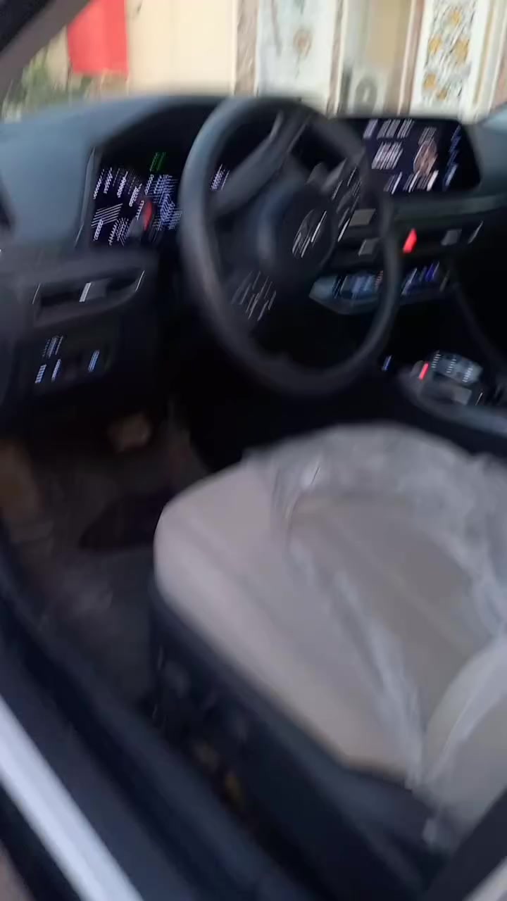 سوناتا خليجي موديل 23رقم ب26270903غداد ماشيه ٣٨ سيارة فول ماعدا الفتحه بيه صبغ جاملغ امامي أيسر وربع الجاملغ الأيمن والجاملغ الخلفي بيه شبر رش باقي التفاصيل اتصال على الرقم بي واتساب ***********/ 078 السعر 168وبيه مجال بيسط
