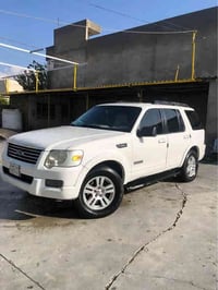 فورد ئيكس پلوره موديل 2008نمونه له جواني هيچي پيوه نيه و پاشوپيشي كه پ...