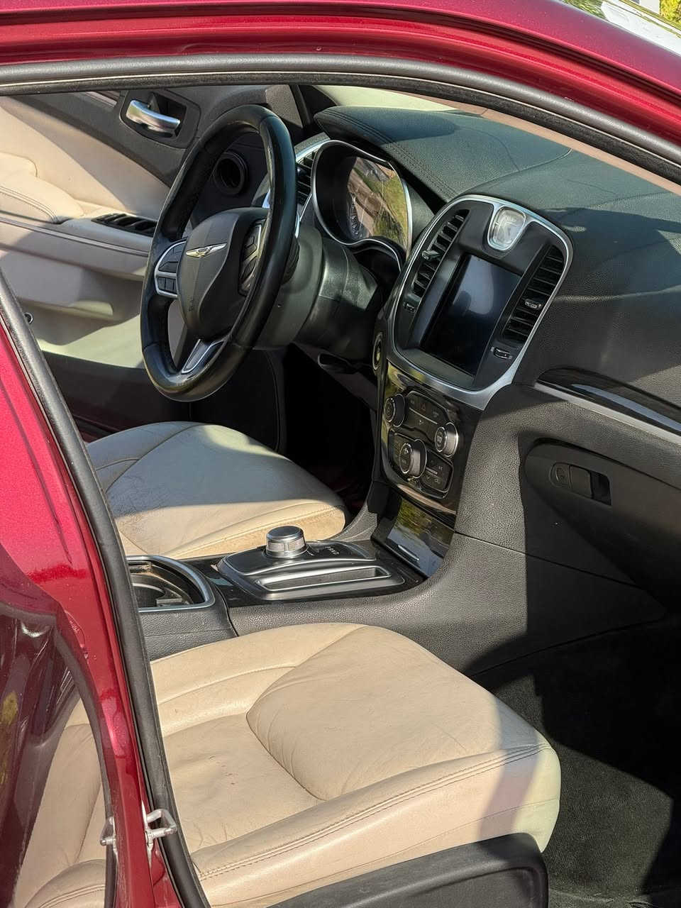 للبيع كرايسلر 2017 🚗
🔹 اللون: كرزي
🔹 الممشى: 67 ألف مايل
🔹 منظومة تبريد جديدة
🔹 تخم تايرات جديد
🔹 السيارة بحالة جيدة جدا 
🔹 حادثها سرقة 3 قطع 

سيارة مرتبة ومخدومة، ما تحتاج أي مصروف، والفحص خير دليل.

💰 السعر: (195)
📞 للتواصل: (***********)

الجادين فقط، والله يبارك للجميع
