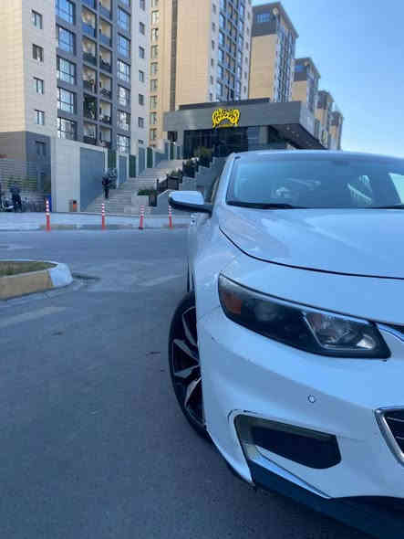 السلام عليكم ماليبو للبيع 2017 السياره جديده واحلى من الصور امريكي حادثها موضح بلصور السياره بيها صبغ فقط باب السائق طخه بلعراق وانصبغت نص الباب ولاكلوب مشتغل بلدشبول السياره LT مكينه 1500t كير مكينه تبريد كلة جديد السعر 115 وبيها مجال ولتقارنها بلراكضات مكاني السيديه ***********
