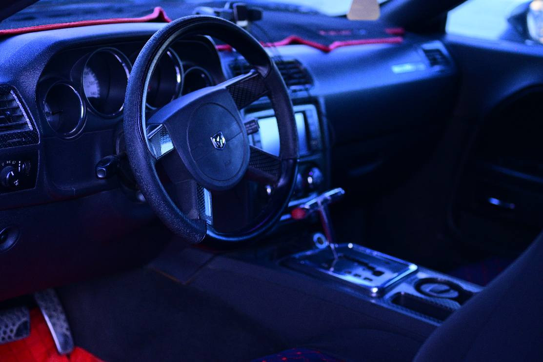 چالنجر SXT مديل 2010 محدث 2020
نصبتها احلى من الصور بهواي
فول مواصفات عدا التنتة
عليها ادامة كاملة
سنوية وهزة لل2027 بأسمي
مكينة V6 حجم 3.5 هي والگير ستوك ممفتوح برغي كفالة وتراي وين متريد
تبريد ثلج❄️
كهربائيات كاملة ما ناقصها شئ
تخم تاير ياباني وويل موزة 18
برمجة كاملة حماوة وولف اصلي فان قطعتين
دواخل جلد اسود ملبسها چفن
(حادثها امامي خشم الشاصي وجاملغ خلفي جهة العبري ايرباك جهة العبري) 
صبغ عام مغيّر لون من ابيض لؤلؤلي الى ابيض صدفي
سنوية تقرأ ابيض ملوّن..براحتك توشم او تغير السواد مسموح
مكاني بصرة السيارة مال جناي محد مفحط بيها. 
الســعر 125$
للاستفسار *********** البصرة, العراق
