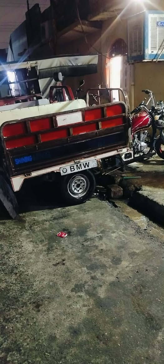 السلام عليكم اخوان ستوته للبيع موديل 16شاص اشاره مكينه شرط ستوته مقفوله.مليون350بيها مجال.0773 672 0490
