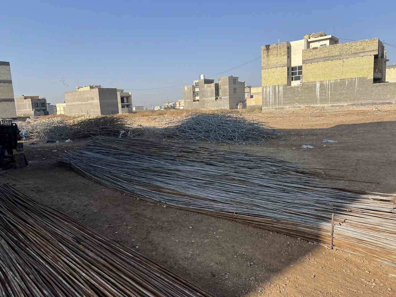 سلام عليكم يوجد لدينا شيش مستعمل نضافه100/100 من طول 4الئ12متر ويوجد فقط12متر ويوجد فقط 6متر العنوان بغداد جسر دوار الاتصال برقم ***********
