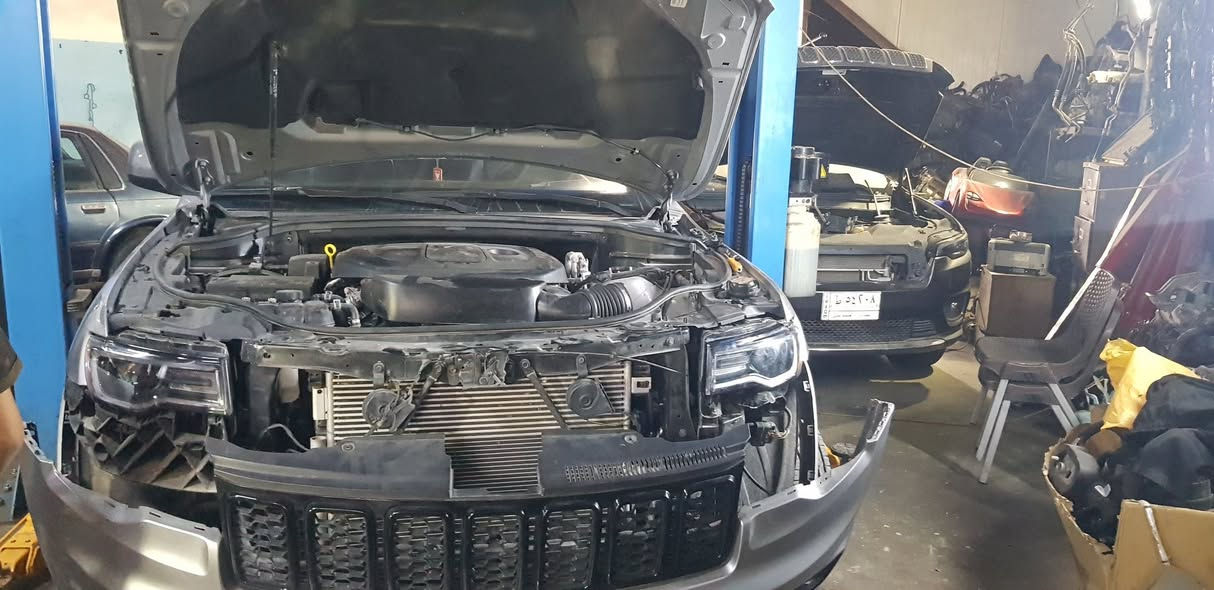 العالمية لصيانة السيارات الأمريكية 
عروضنا مستمرة       
جيب      دوج     كرايسلر 
من تشتري سيارة  مستعمله  
ومن تستخدم سيارتك لمسافات طويلة 
من 50 الف الى 100  الى 150 الف 
لازم تسويلها ادامة  والعالمية تخدمكم بعروضها  
ومن سيارتك تصرف بنزين اكثر من المقرر 
لازم تسويلها ادامة  والعالمية ترجعها الكم بلاد
تبديل بلكات اصلية مع تنظيف النوزلات 
مع تنظيف الجويتر مع تنظيف حساسات 
المكينة  مع البرمجة والتحديث  مع الفحص الشامل للسيارة   مع العمل  160 ألف  
 من سيارتك تحتاج تبديل زيت 
لازم تبدل زيت السيارة المطابق لمواصفات محركها والعالمية زيوتها باعلى المواصفات  
تبديل زيت 6 سلندر  65  الف
تبديل زيت 8 سلندر  80  الف
واذا سيارتك تنميراتها موزينة 
لازم تنفحص بالجهاز ونبدل هيدروليك الكير 
والعالمية تبدل الزيت بالجهاز  ويدوي  
باجود انواع الزيوت 
تبديل كير طيارة  8 نمر  200 الف 
تبديل كير عصا  6  نمر  125  الف 
استغلوا العروض  
للاستفسار الاتصال على رقم الشركة او الواتساب   *********** 
               ***********  العنوان 
بغداد الوزيرية مقابل مسرح الطليعه
