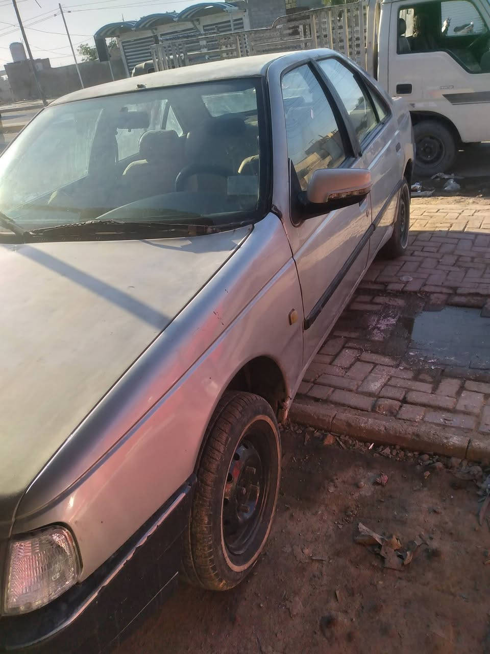 بيجو روى ٢٠٠٩ رقم كربلاء دولي سنويه ٣٠ 
مكينه كير خير من الله عارضها ب١٨ وبيها مجال مكانها 
بغداد رصافه اخوان مكلف بلنشر رجاء الاتصال على راعيها 
***********
