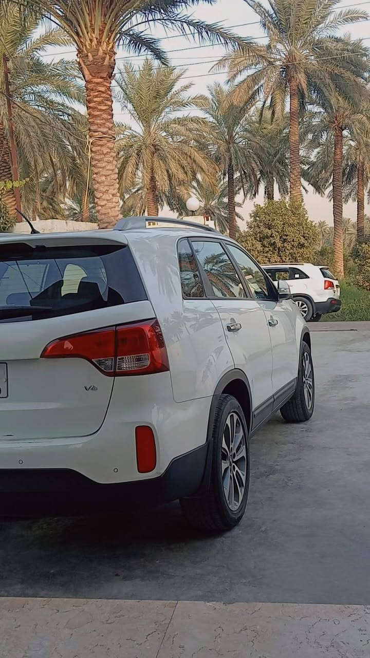 سلام عليكم كيا سورنتو موديل 15 خليجي رقم بغداد الدولي سياره مكفوله من صبغ وضربه محرك 2400 دوش سبعة راكب ثلاث قطع تبريد سعر سياره 165 مكان سياره بغداد رقم الهاتف***********
