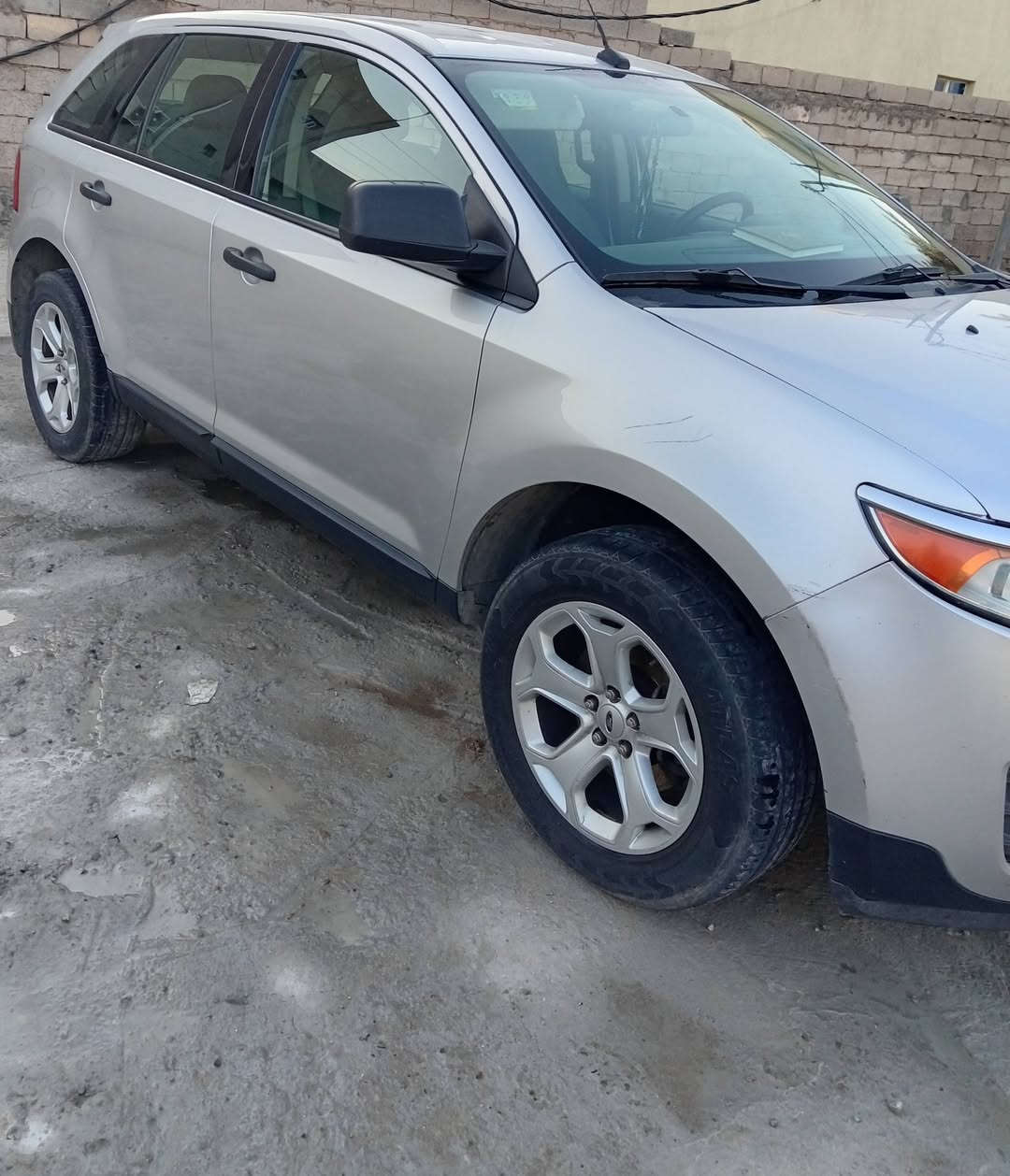 فورد ايدج ١٣  مابيها اي ضرر فقط موجود بالصوره شغلات بسيطه سياره حلوه ونظيفه مكفوله من اي ضربه
تبريد تدفئه  سعرها  125 ورقه مكانها رمادي
سنويه جديده باسمي  ***********
