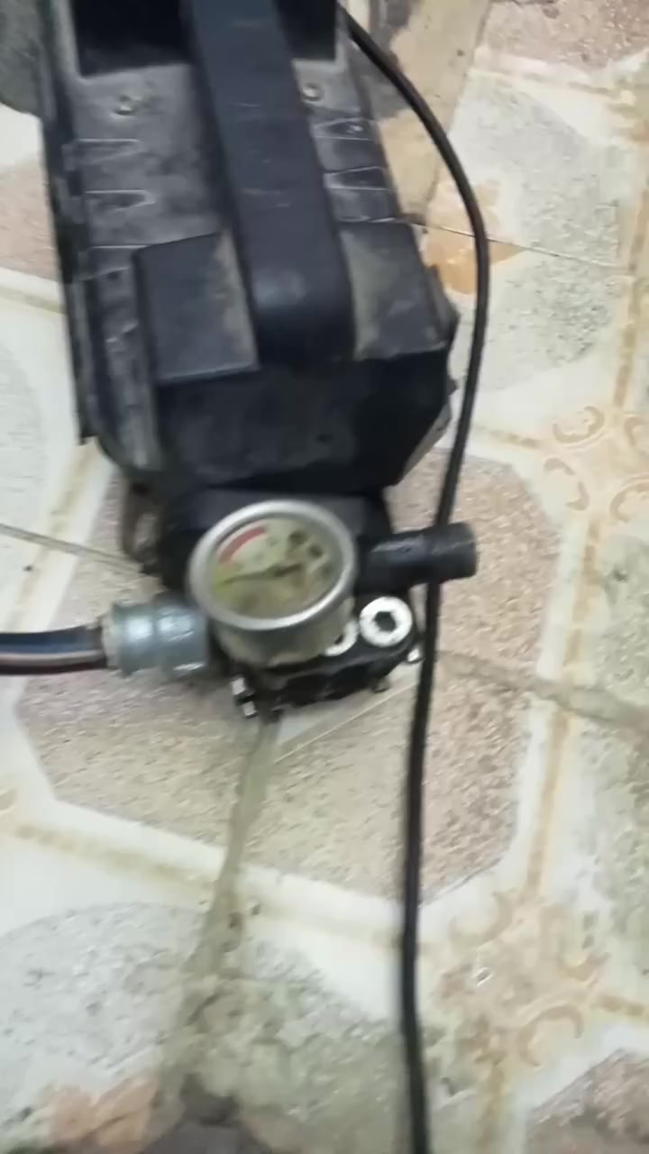 السلام عليكم كمبريسر جديد حيل شغال 24لتر 55الف فارة غسل شغالة بس مطلع مي 20الف كاوية 5الف شغالة بغداد مدينة الصدر ***********
