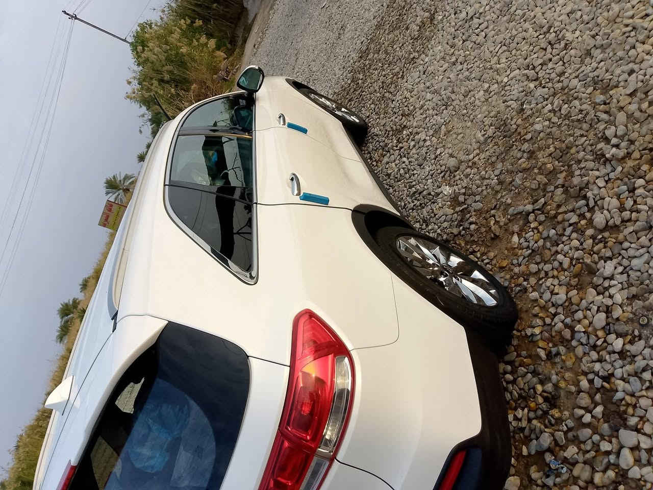 السلام عليكم سورنتو امريكي مديل 17 رقم قادسيه نكليزي السياره جديده كلش ماشيه 90الف ضربته بمريكه جاملغ وبنيد جاملغ نفسه والبنيد مبدل محرك 4 جي دي اي حداديه جديده تخم تاير جديد السياره بسمي 7 راكب السياره كلش نظيفه مكلف بالنشر سعر 175وبيه مجال رقم التلفون *********** واتساب ذي قار قضاء الرفاعي
