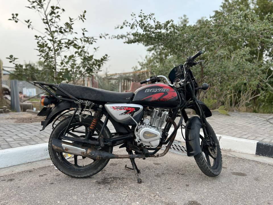 سلام عليكم اخوان بوكسر للبيع 2022 الشراي يتصل *********** وبيع مستعجل تجي تشوف كل الهلا بيك مكاني بصرة قبلة حي الجامعة
