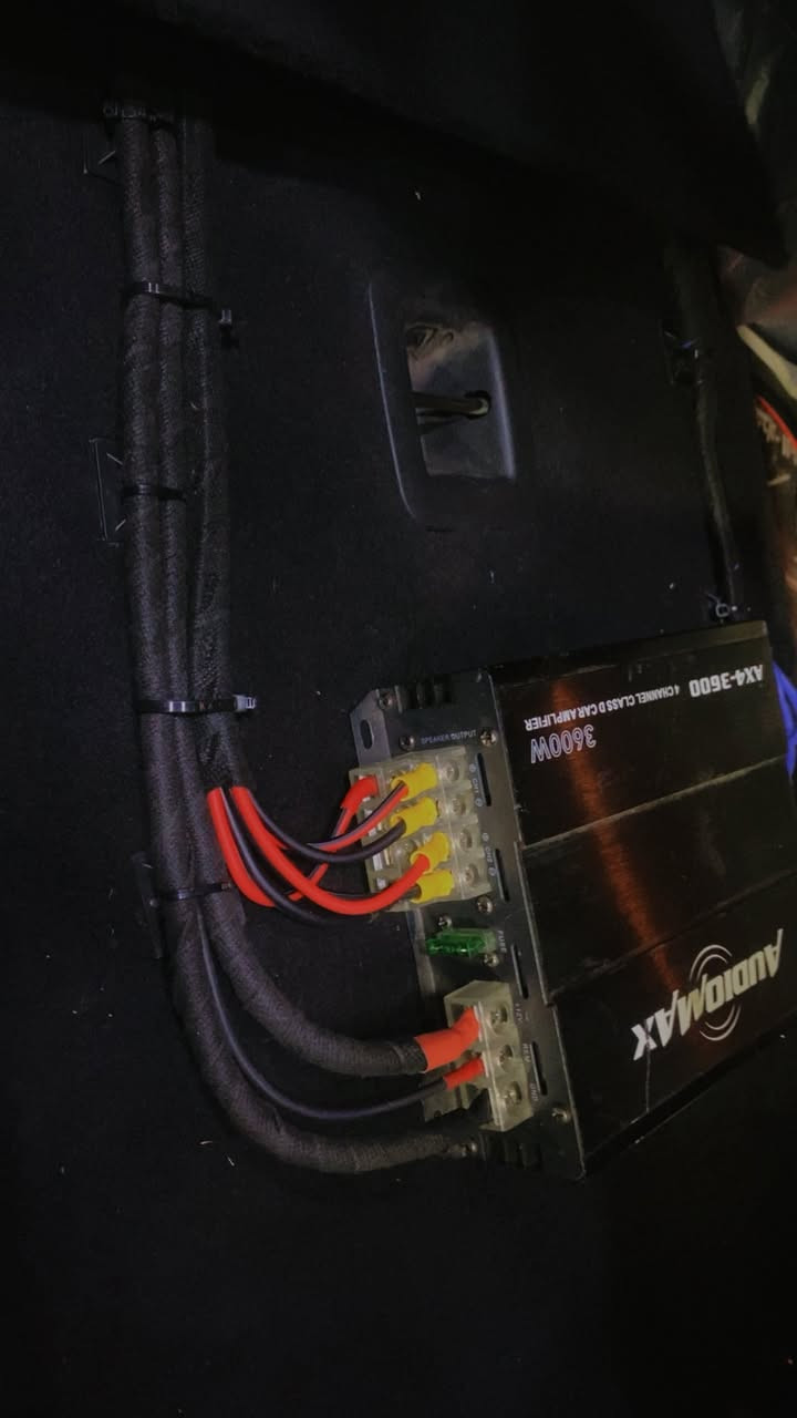 تم العمل على جيب لاريدو
تم اضافه ساب بقوه 250ارمس باله🔥💪🏻

وتم اضافه زوج سماعات بايونير بيضوي داخل بوكسات

مع اضافه امبلي فاير اوديو ماكس لتغشيل سماعات والساب

مع اضافه كيبل 6 كيج وفيوز 50 آمبير ونتيجه امامكم

مكاني بغداد طالبيه بنزله جسر مال فلكه 83 بشارع مستشفى ابن البلدي الزهراوي شغلي ب بيت ويوجد توصيل كافه انحاء العراق مع ضمان 

***********
