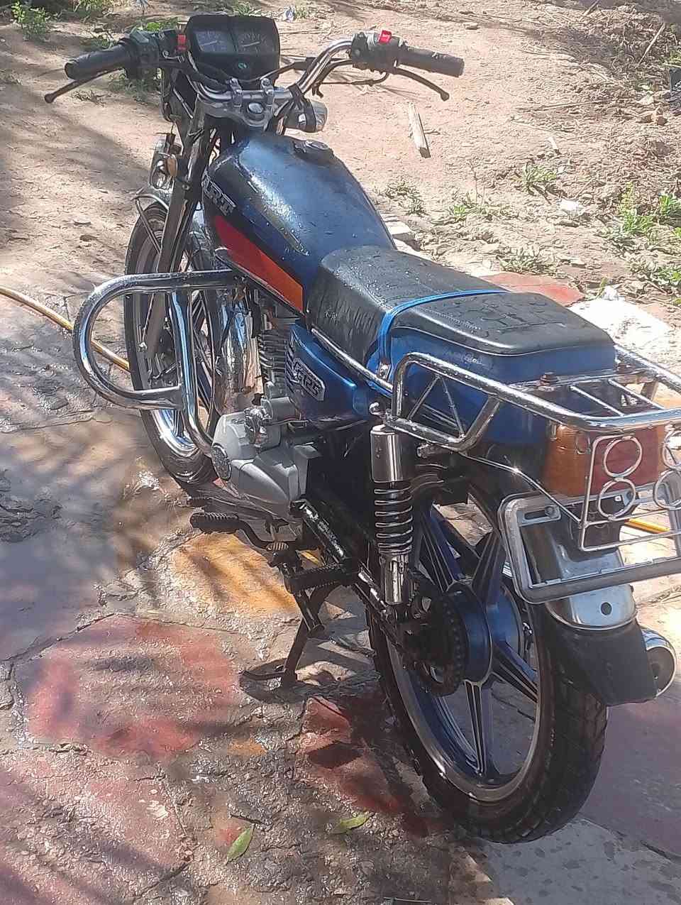 السلام عليكم دراجه للبيع موديل 21 مكينه ناعمه تايرات جدد كهربئيات شغاله صفاحيات زنجيل موجودات تجوه موجوده طالعه من مجمع الكرار مداوره من مجمع الكرار مكانهه ناصريه يم مول الصافي سعرهه 700
***********
