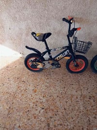 بايسكلات للبيع بس بيهن بناجر بلتايرات ثنينهن ب٤٠ الف 07881690673