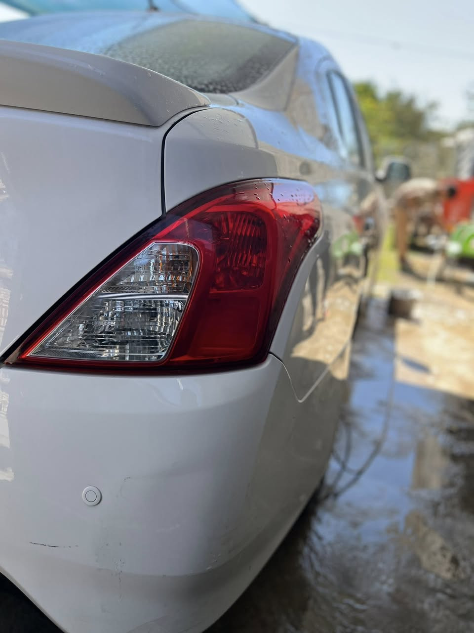 نيسان صني هندي 2020  ما بس قطر صبغ سنويه جديده كله جديد شركه ماشيه 94 كله كفاله كير محرك رقم أربيل 107 مكاني نجف ابو طالب *********** بس باردين موضح بصوره
