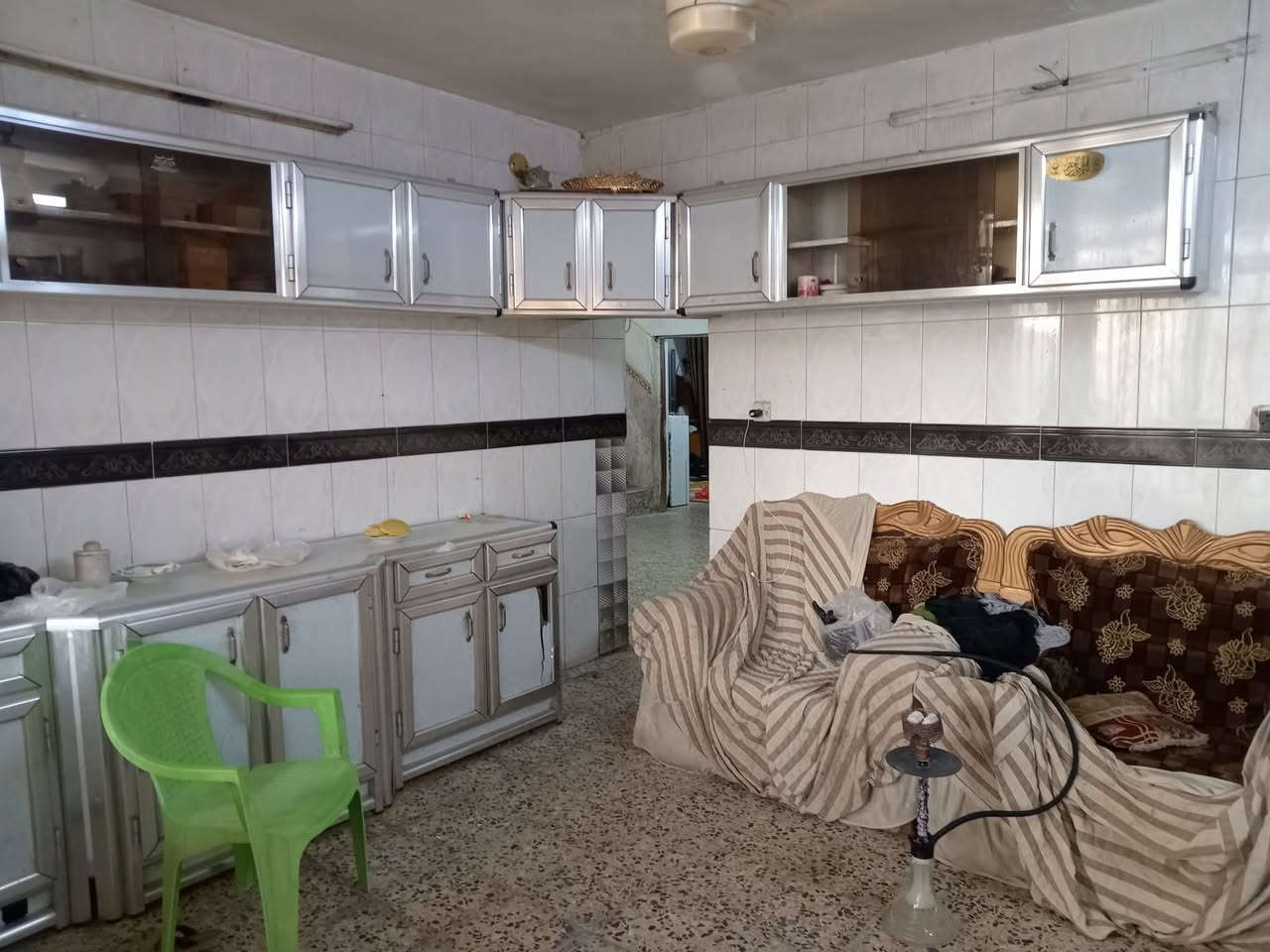 سلام عليكم بيت كامل بالمكرمه للبيع منطقه ال 10,000 موقع تجاري شارع سوق المسقف رقم الدار 10,336 ***********
