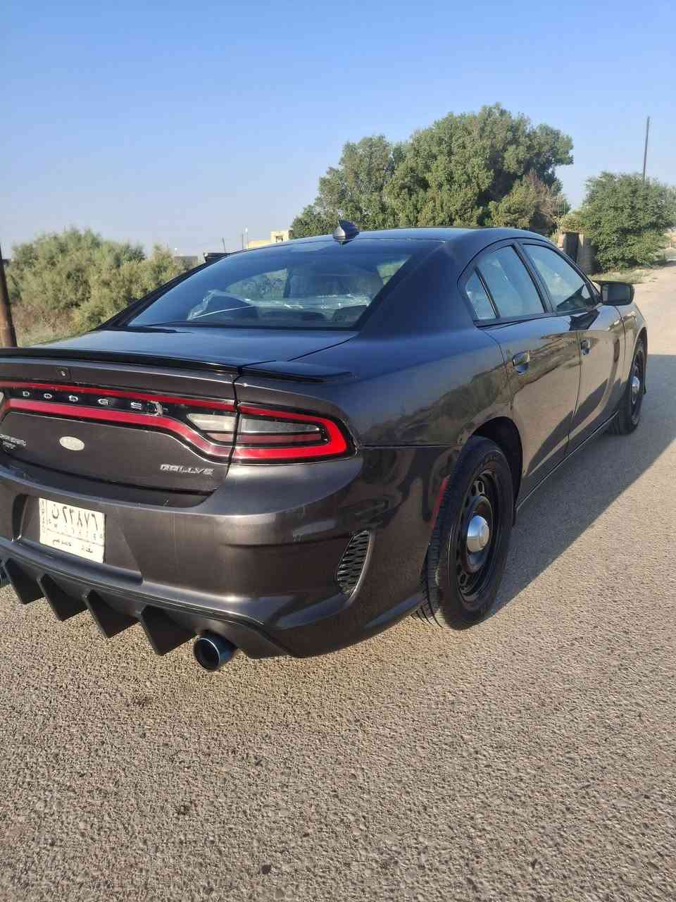 السلام وعليكم جارجر ١٨ اصل بأسمي سرقه بيبان ٤ جاملغات ثنين بنيد صندوق فور ويل ٣٦٠٠ كشن حضن تبريد تدفئه كهربائي فول عدا الفتحه السعر ١٥٠ وبيها مجال للشراي عنواني ناصريه جبايش 
رقم الهاتف :***********
