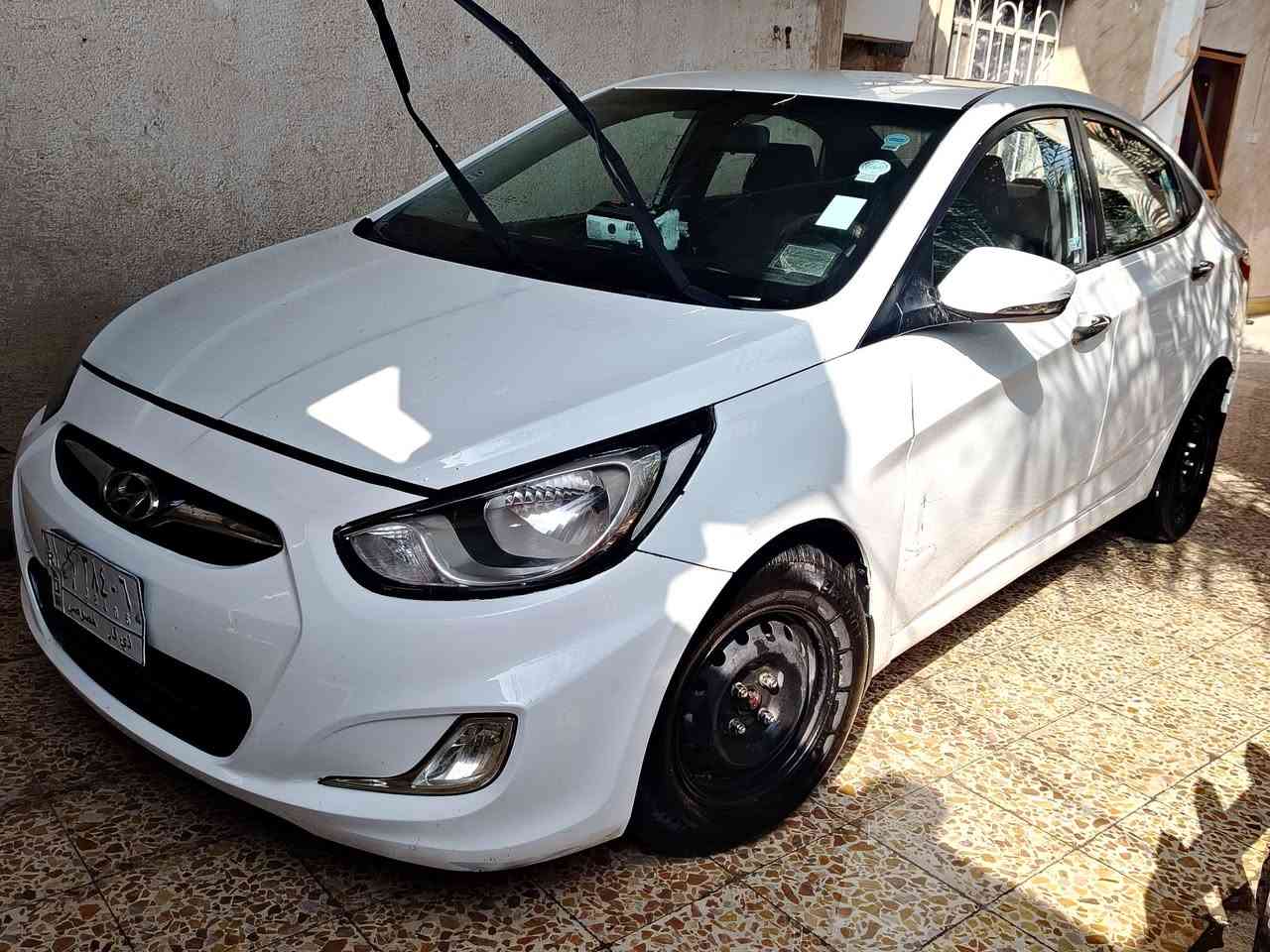 السلام عليكم مكلف بنشر سياره للبيع نوع هونداي اكسنت 2013 الرقم ذي قار خصوصي المكان البصره القرنه قضاء الصادق قرب مركز شرطه السعر 70 وبيهه مجال بصيط حك الجيه رقم صاحب السياره ***********
