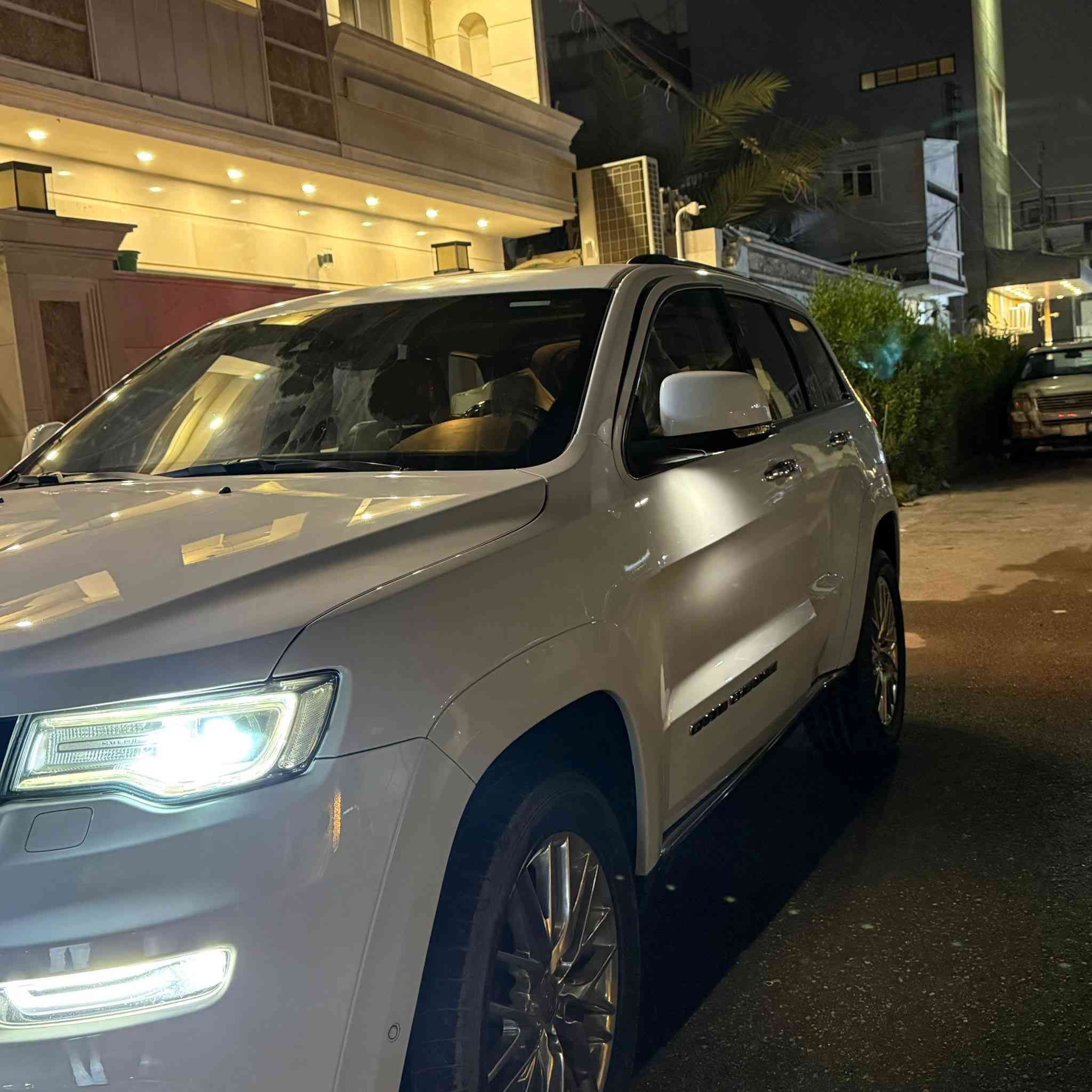 🧿عـــلـئ بــــركـــة الـــلـــه🧿
الجميلة للبيع نقداً فقط خليجي وكالة الهارلم 

🫡🫡الــمــصـداقــية ســـر الـــنجـــاح🫡🫡

💵الـــــســعـــــر 377$ورقه وبيه مجال

🛞نــوع الــمـركـبة:- جيب سومت خليجي 

🪙الـــــمــوديــــل:-2019

⚙️حــجـم الـمـحرك:-3.600

🧭الــــعـــــــــداد:76.200 الف 

💌الـــــــوحـــــــة:-بغداد مميز الدولي تحويل مباشر

     💎💎الـــــــمــــواصــــفــــات💎💎

♦️شاشة كبيرة 

♦️بنوراما 

♦️اوتو بارك 

♦️دفع رباعي 

♦️كامرة خلفية

♦️بصمة تشغيل 

♦️بصمة أبواب

♦️تشغيل عن بعد

♦️شفتات 

♦️تحكم أستيرن+ كهربائي + تدفئة 

♦️لد نهاري 

♦️أشاير بلمري + قلاب عند الرجوع 

♦️كشنات الأمامي كهربائي

♦️ تدفئة كشنات + تبريد

♦️رادار أمامي للتوقف الذاتي 

♦️تحديد المسار للقيادة الذاتية 

♦️رادار خلفي للتوقف الذاتي

♦️لايت زنون

♦️حساس خلفي+ أمامي

♦️شاشات خلفية

♦️جكات تصعيد + تنزيل + ماوس تحكم بنظام القيادة 

♦️حساسات أمامي + خلفي

♦️جنطة كهربائية 

📞——————————————————-📞

📩للاستفسار__والتواصل :- عــلـى الارقام الموجودة

الاســـــيـــا :-***********

📍📍📍

العنوان:-بغداد - حي العامل 

أخوكم:-رضا المكصوصي
