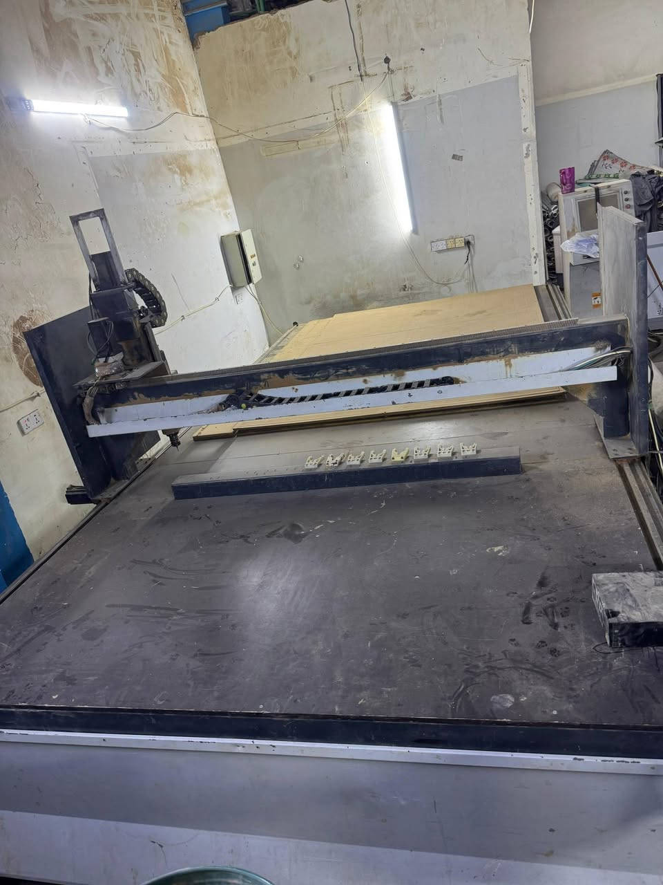 للبيع ......
ماكينة كبس الوان pvc  وماكينة حفر cnc 

مواصفات ماكينة كبس الالوان 

12 متر 
طاولة فاكيوم لتثبيت الألواح 
غطاء حماية 
زر ايقاف الطوارئ 
نظام عمل اوتوماتيكي 

جاهزة للفحص ...

مواصفات الcnc 
500×275
عدد المحاور 3 .axis 
رأس واحد 
سرعة الحركة 15.30 متر بالدقيقة 
قدرة السبندل .3.5...6 كيلو واط 
جاهزة للفحص ..

تواصل واتساب ***********
