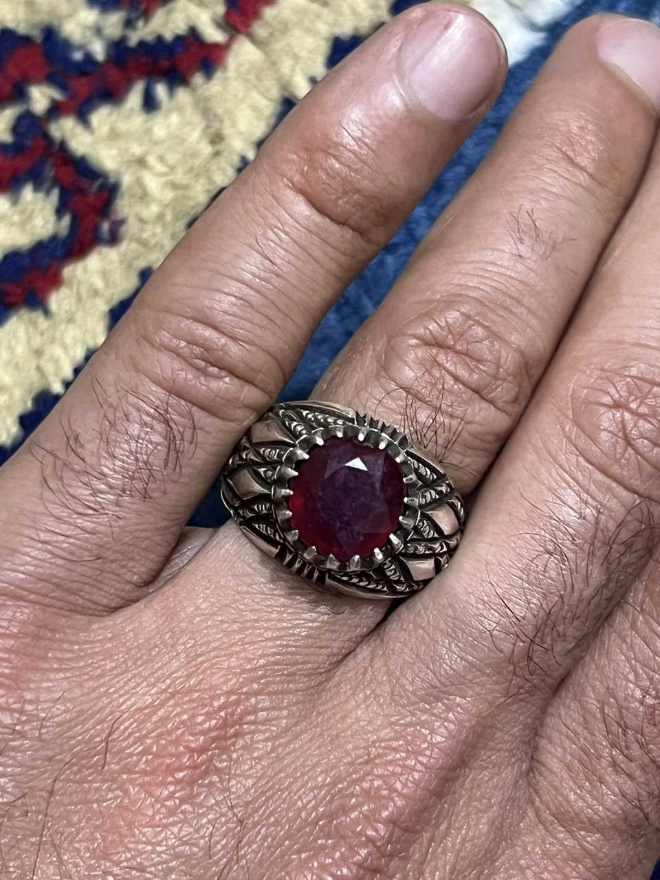 قـال امـير المـؤمنين ؏ـلي "عليه السلام"
إِيَّاكَ أَنْ تُحِبَّ أَعْدَاءَ اللَّهِ أَوْ تُصْفِيَ وُدَّكَ لِغَيْرِ أَوْلِيَاءِ اللَّهِ فَإِنَّ مَنْ أَحَبَّ قَوْماً حُشِرَ مَعَهُمْ

ياقوته افريقيه تحفه رمان 

صياغه المبدع خربالي 

مكاني بغداد الحبيبيه 

***********
