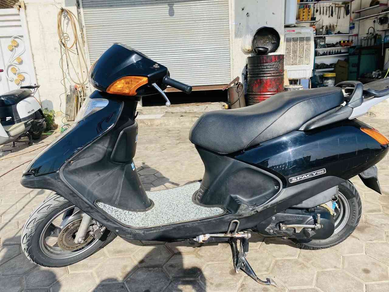 سلام عليكم مكفوله مامفتوح بيها برغي لاستفسار ***********
