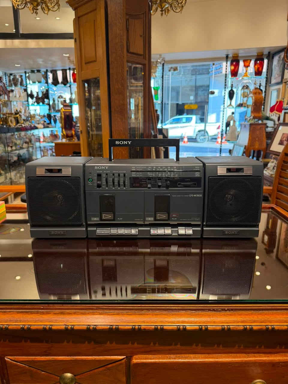 أيام الكاسيت الجميل والزمن اللي ما يتعوض 📼
للاستفسار عن السعر وتفاصيل الشراء، يسعدنا زيارتكم أو تواصلكم معنا:
 حكايات الأنتيك
 📍 العنوان: بغداد - الكرادة - ساحة الواثق - قرب مطعم كص الآغا البغدادي
 📞 رقم الهاتف: ***********
