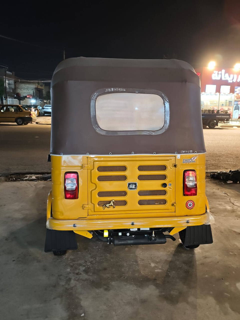 : 20 /12 كفاله عامه بارد بل لغط فقط نص شبر الباقي كفاله محرك و كشر قطره صبغ ما بيها رقم عربي ما مستلم لوحات مكاني بغداد الشعب ملاحظه بدون غراض ***********
