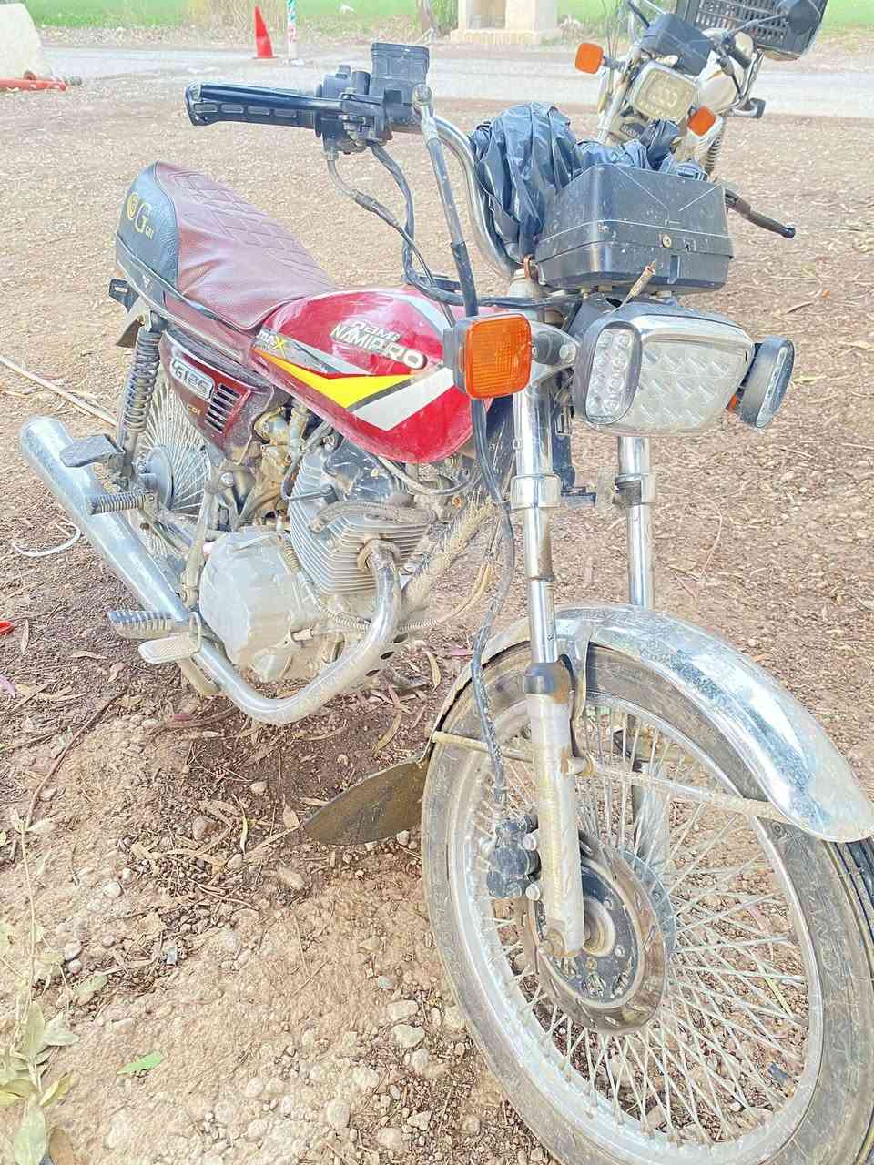 سلام عليكم دراجه نامي برو موديل 19 نضيفه كهربائية يشتغل لايت شغال سلف يشتغل محرك مابي صرف نضيف سعر 250 مكاني سيطره كيوان ***********
