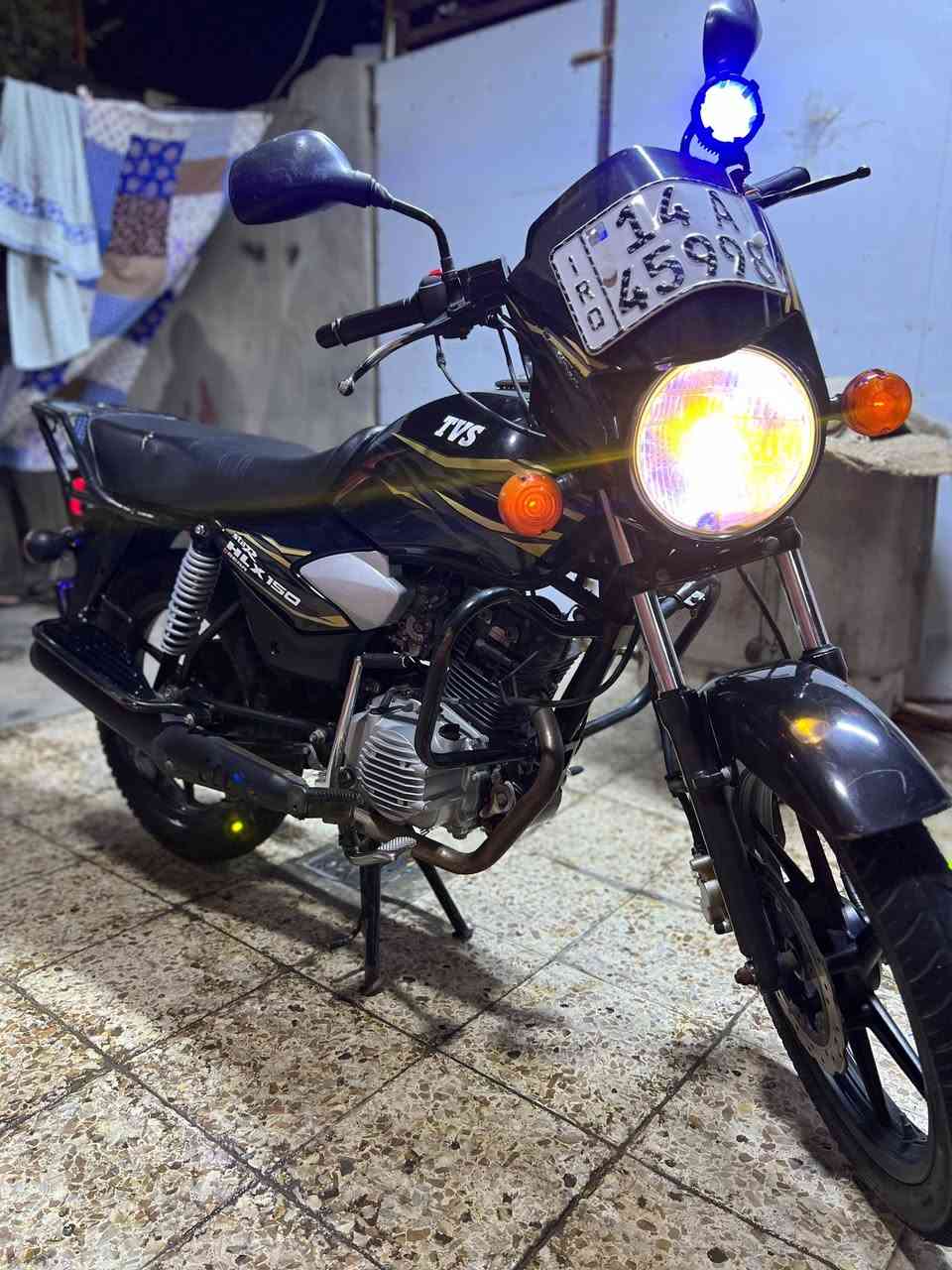السلام عليكم دراجه للبيع TVS رقم وسنويه كامله مكمله مكينه ناعمه تجي وتشوف بعينك مديل 2023 دراجه ما بيه اي نقص كلشي جاهز وشغال مكاني المعقل سعر 2100 وبيه مجال حك جيه رقم الهاتف ***********
