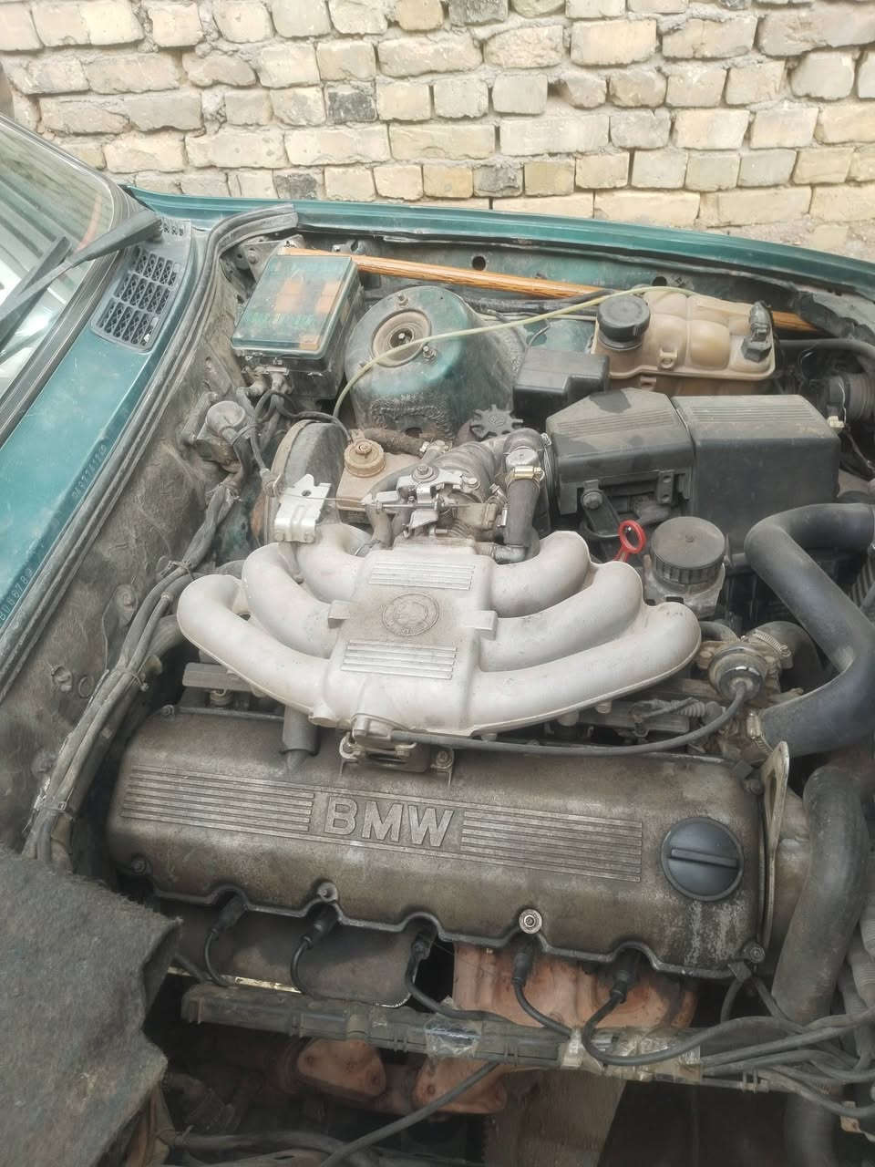 سلام عليكم
بي ام. استيشن رقم نينوئ 12 موديل 91 سياره حلوه وكهربايات كلها شغاله كير مكينه خير من الله فقط بيه تنقيص. كير عادي. سويت ادامه كامله. نوزلات تفصيخ  انسئ صرف سياره لونه زيتوني. بسمي سيارع تحويل ثاني يوم. سعره 36 وبيه مجال. مكاني بغداد حي عدل شراي يتصل. او يراسل او مراوس بسمند ***********
