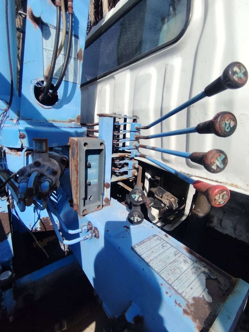 كرين ٢٦٠٠ طن  جديد مامشتغل بلعراق نقص الهوك  ٣٥$وبي مجال الموقع بغداد الكرخ ***********
