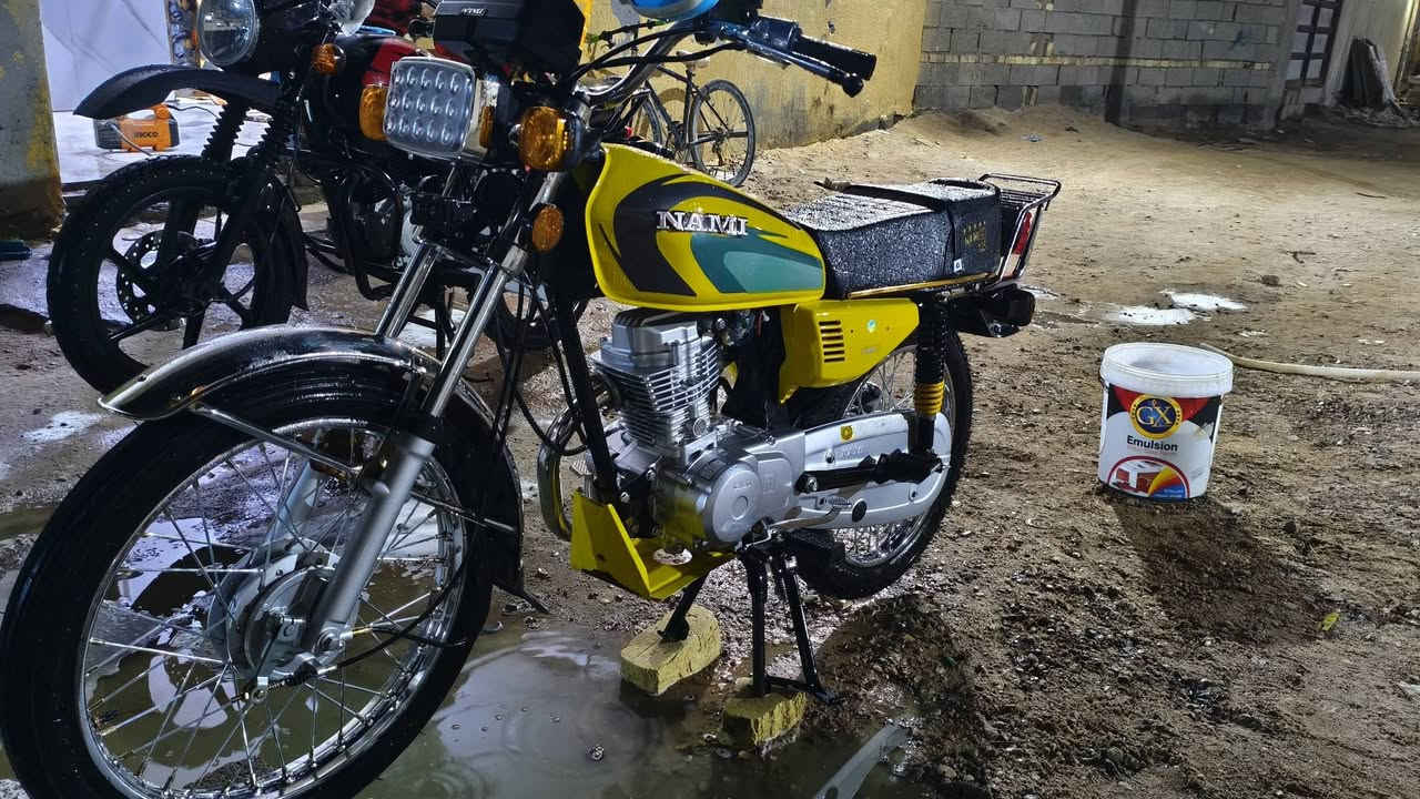 سلام عليكم ايراني رقم وسنويه شلامجه مديل2014صار شهرين من معمره دراجه وكيل ماناقصهء شي الشراي يتصل عل رقم ***********رقم راعيهء الحد يراسلني مكلف بنشر مكاني شط العرب الجزيره 
سعرها1750وبيهء مجال قليل
