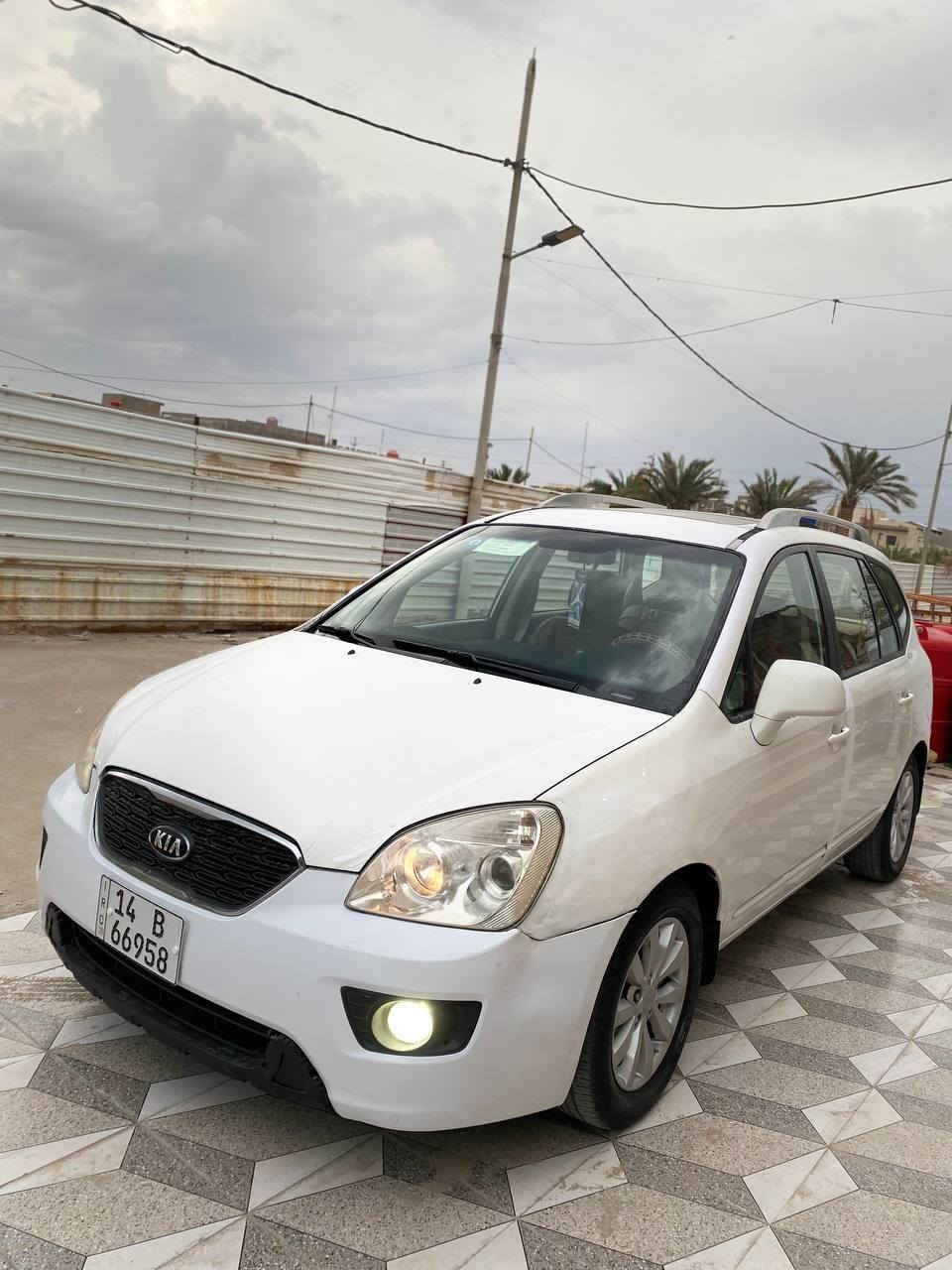سلام عليكم 
كيا كارنز 2013 خليجي
بدون ضربه رقم بصره اب اسمي تحويل 7 راكب 3 قطع تبريد فتحه تحكم تبريد حداديه جاهزه سعر 105 الاستفسار ***********
