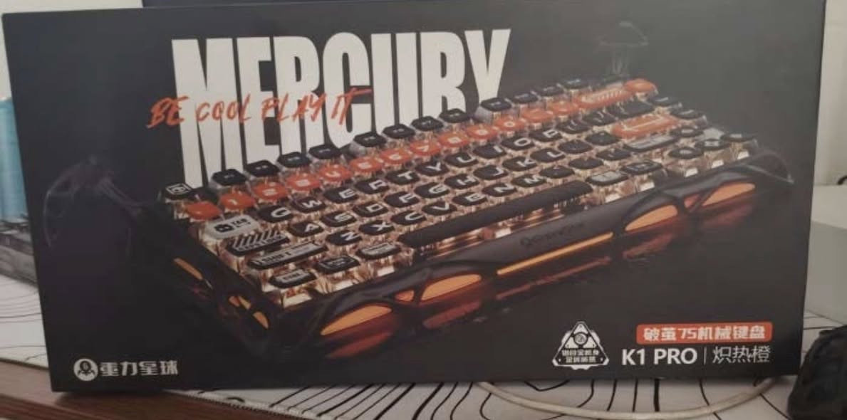 كيبورد gravastar k1 pro
اذا تريد صوت فخم واداء قوي جداً وفئة عليا من الكيبوردات 
مالك غير هذا الكيبورد 

كيبورد ثقيل يضمن الثباتيه اثناء الكتابه واللعب
وشكله موضح بالصور اللهم بارك 
مستعمل استعمال خفيف مشتري ب250 ابيعه ب220 

وياه غراضه كامله 

اي استفسار هنا *********** واتساب
