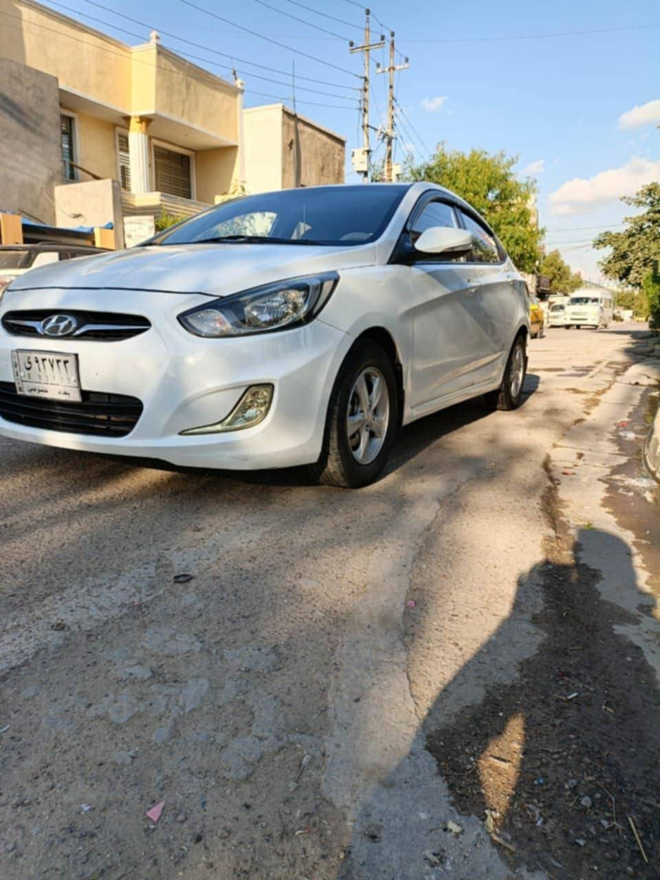 سلام عليكم اكسنت ٢٠١٣ خليجي بيهه جاملغات الاماميه واحد بارد والثاني مصبوغ والباب الخلفي عكس السائق بارد والهلال الخلفي عكس السائق مصبوغ مكينه ١٦٠٠ السياره جاهزه تبريد شغال  رقم بغداد  السعر ١٠٠ $  وبيهه مجال سياره جاهزه المكان البياع حي الرساله ***********
