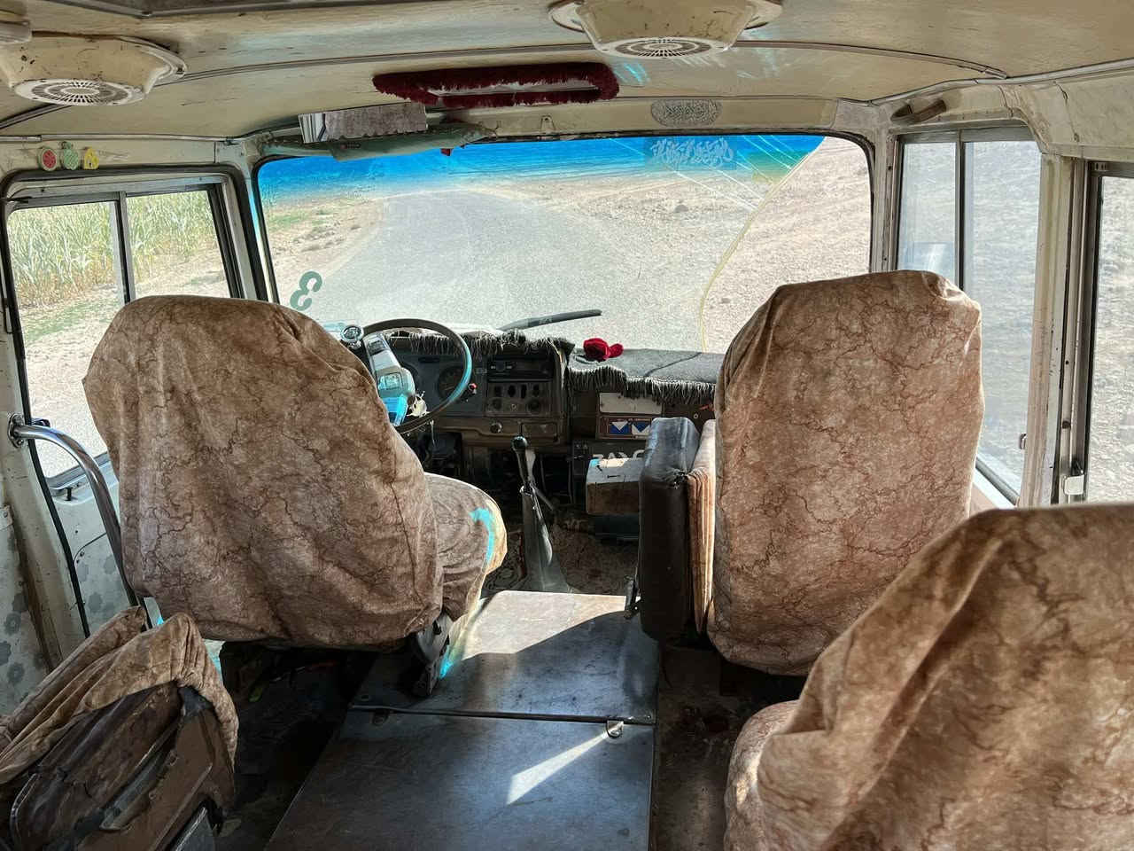 السلام عليكم كوستر 81 محرك يصرف رقم نينوى تايرات الطخم نص عمر السعر مليونين وربع وهذا رقمي خابر وتدلل (***********)(***********)
