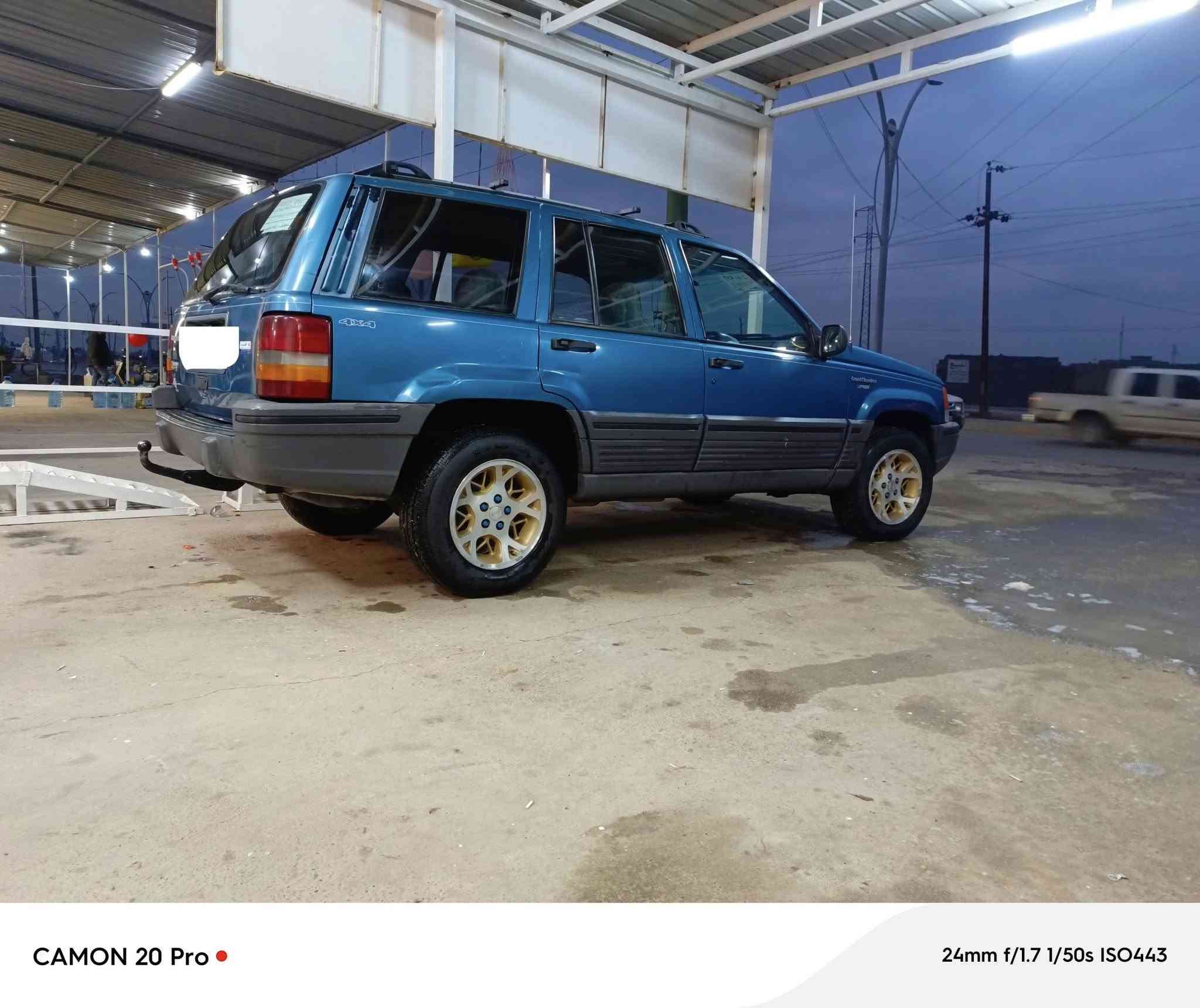 السلام عليكم 
 للبيع سياره جيب شيروكي 
موديل 93
عل وضع  البلاد
قطرة صبغ مابيه
كير محرك بلاد 6 أوتو
صدر امامي خلفي جديد 
تبريد تدفئه شغال
تايرات جدد 
جوم 4كهربائي
سياره مال جناي 
كهرباياته كله شغاله
رقم نينوئ سنويه خضره منتهيه بل 19 
روجتله معامله كامله وهزه باقي  عل بصمه 
وباقي التفاصيل اتصل واني حاضر 
السعر 50
مكان السياره كركوك فضاء الحويجه 
للستفسار اتصال عل رقم ***********
