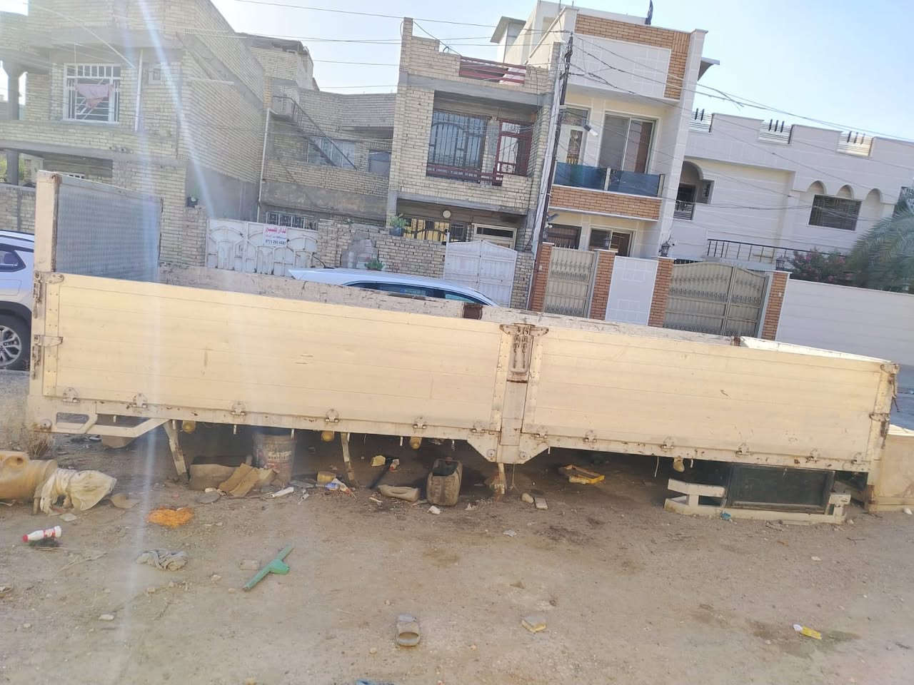 بدي للبيع طوله 6 وربع العرض مترتين و 15 سانتيم المكان بغداد 
الرقم  ***********
