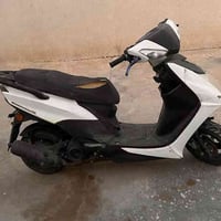 دراجه سكنز للبيع شغاله كابريته جديده نضيفه كل تقص مابيها   سعر ٣٥٠ بيه...