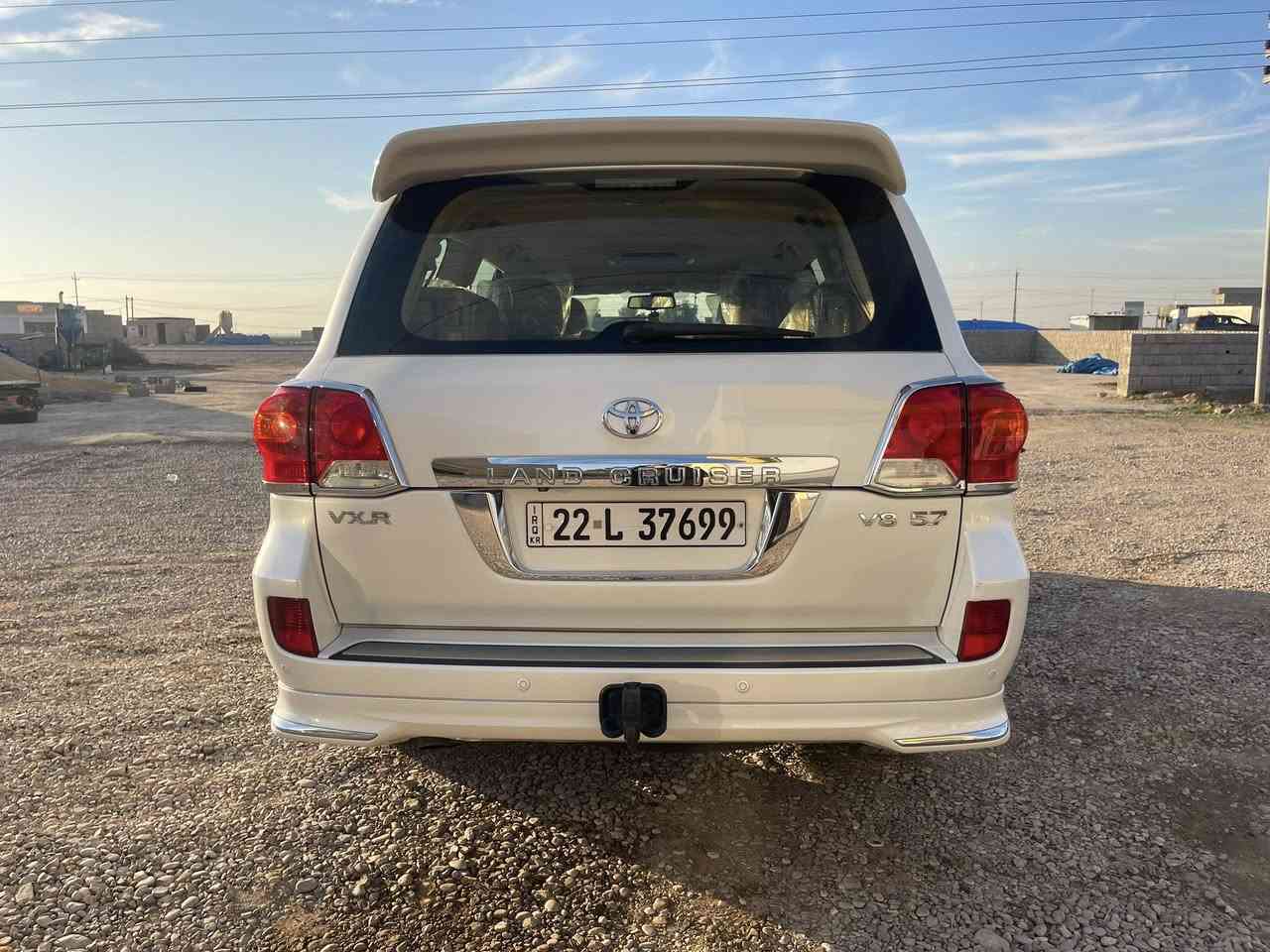 السلام عليكم
لاندكروز 2013 VXR معروفة مواصفاتها رقم أربيل بأسمي تحويل ثاني يوم هزة وفحص جاهز السيارة ماشية 181 الف بدون ضربة بيها بارد شي قليل جدا  السيارة موجودة في بعقوبة سعرها 425 للتواصل ***********
***********
